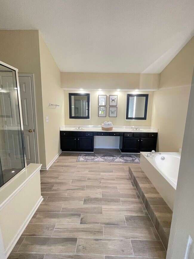 Foto del edificio - 4085 Ancroft Cir