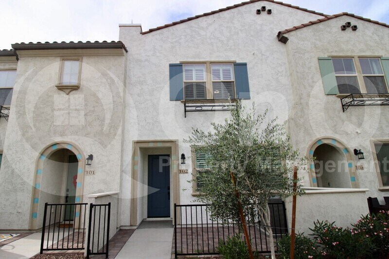 Primary Photo - 2633 S Catherine Dr