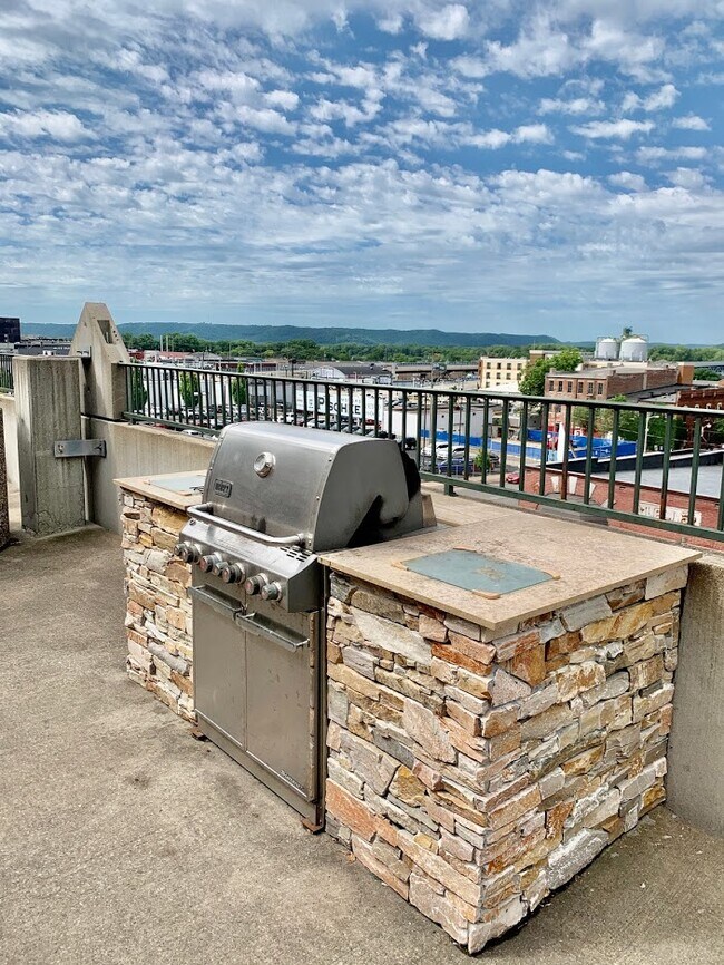Rooftop Gill - Cameron Park Apartments