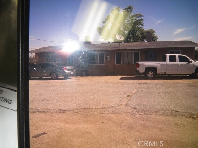 Foto del edificio - 11481 Hesperia Rd