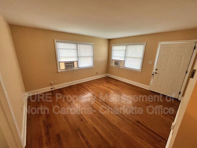 Foto del edificio - 6001 Ingleside Dr