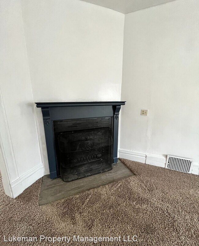 Building Photo - 4 br, 2 bath House - 1007 S Westnedge Ave