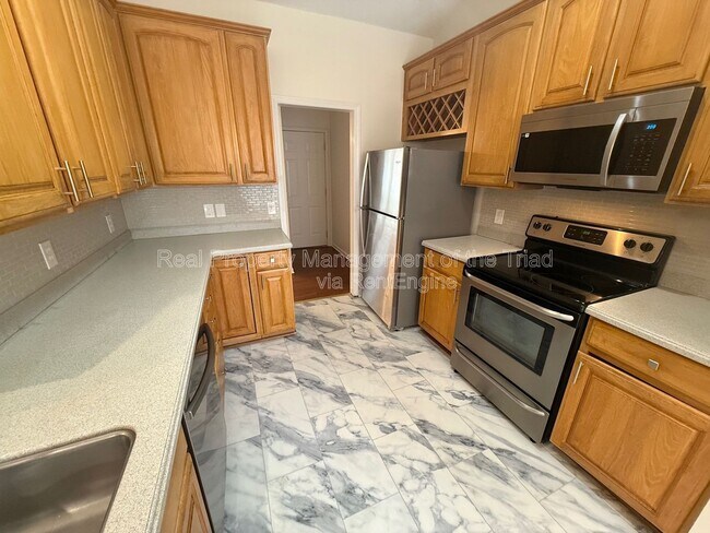 Foto del edificio - 156 Huron Ct