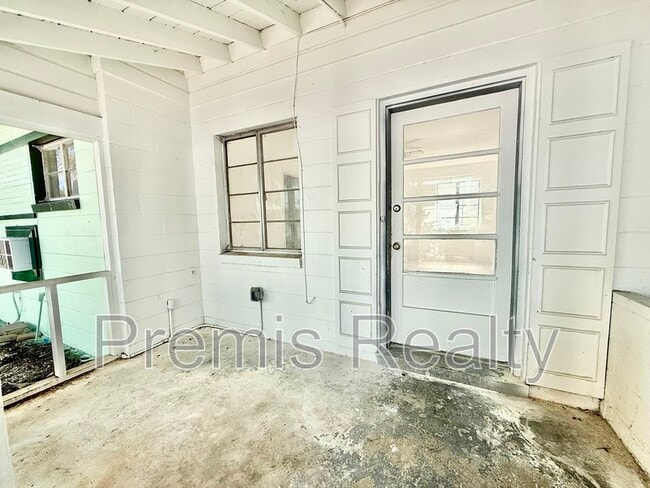 Building Photo - 7960 Boca Ciega Dr