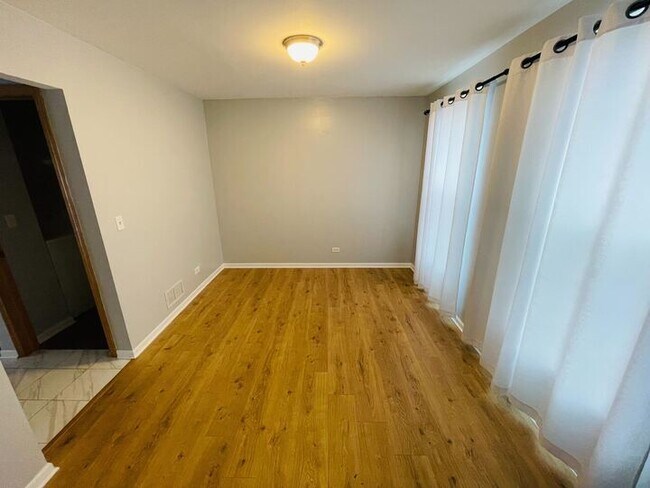 Foto del edificio - 1740 Windcrest Ln