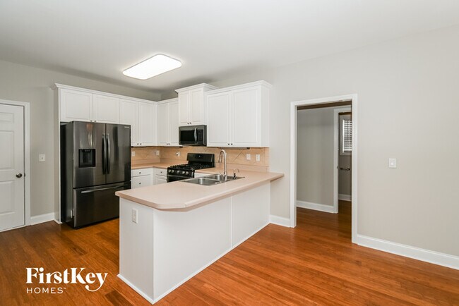 Building Photo - 129 Creekside View