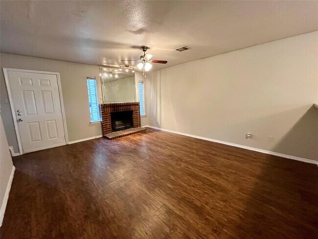 Building Photo - 1841 River Crossing Cir