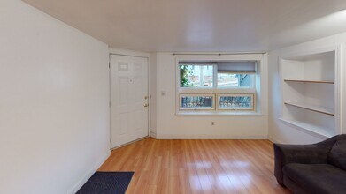 Building Photo - 96 Sheridan St