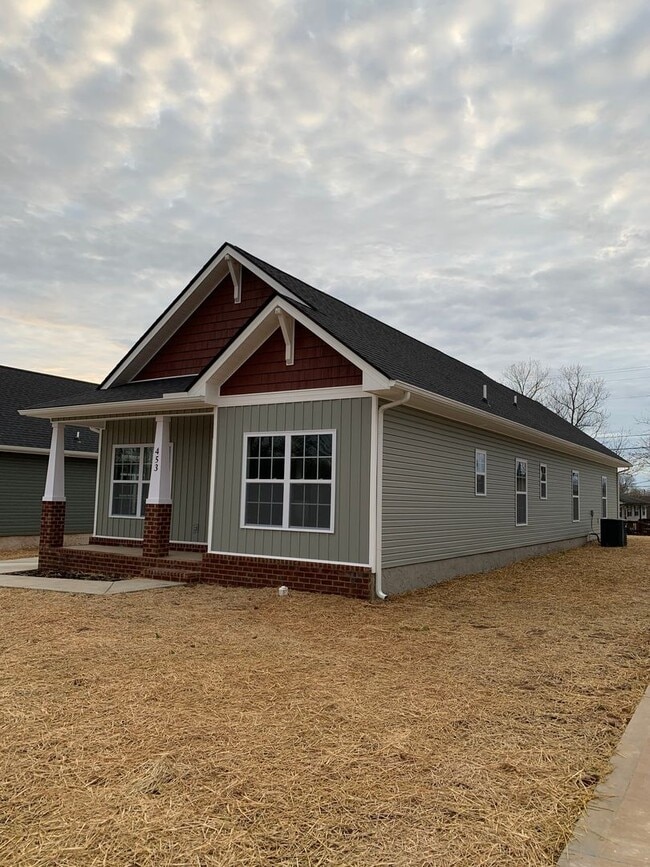 Building Photo - Alcoa 37701 - COMING SOON! 3 bedroom, 2 bath home - Contact Troy Adams (865) 233-6949