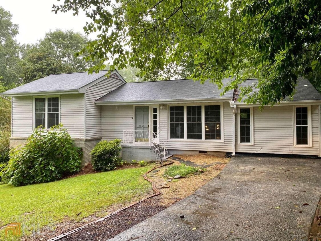 2866 Highland Dr SE, Smyrna, GA 30080 House for Rent in Smyrna, GA