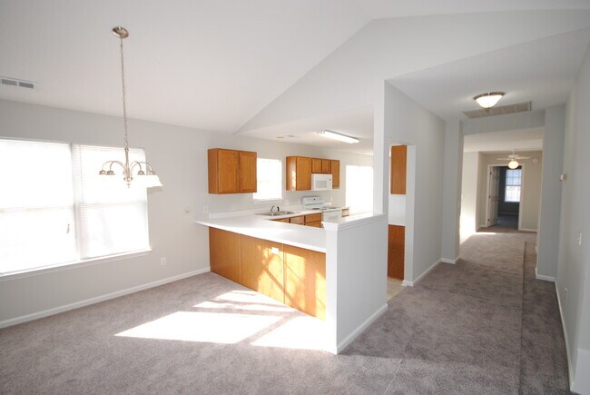 Building Photo - Adorable 3 Bedroom, 2 Bath, Open Floorplan...