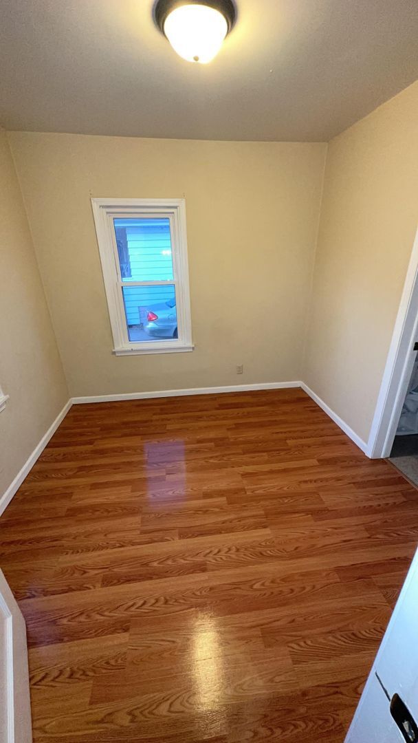 Foto del edificio - Charming 2-Bedroom, 1-Bathroom Home with B...