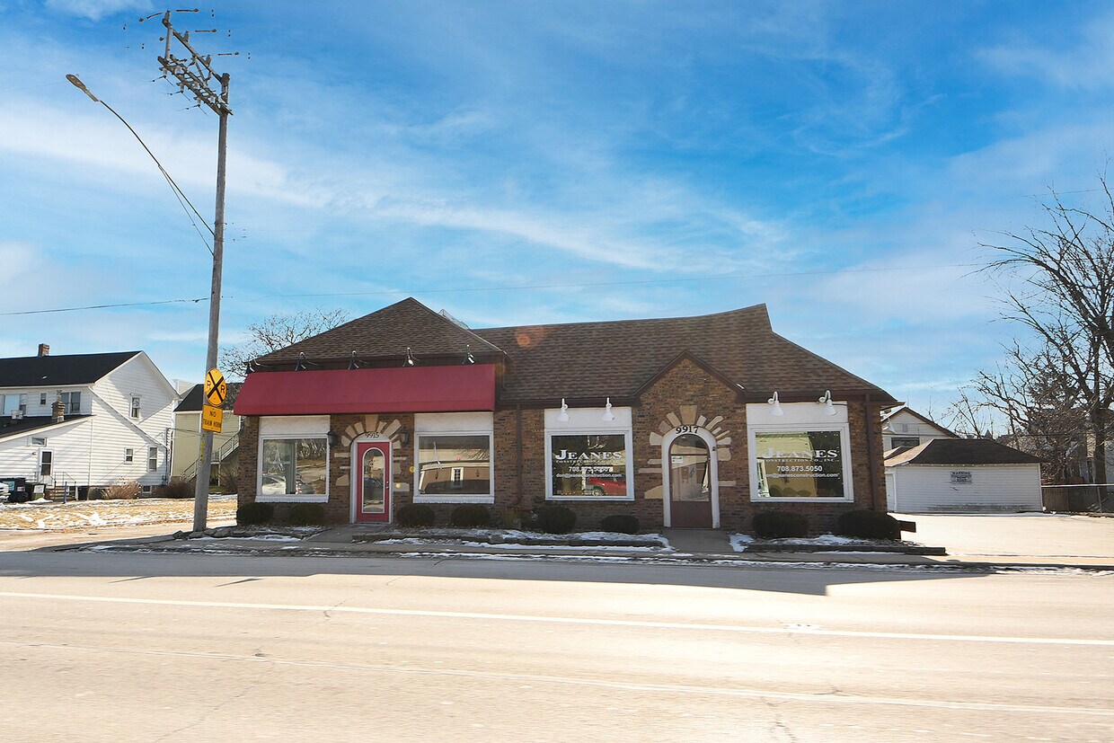 Primary Photo - 9917 W 143rd St