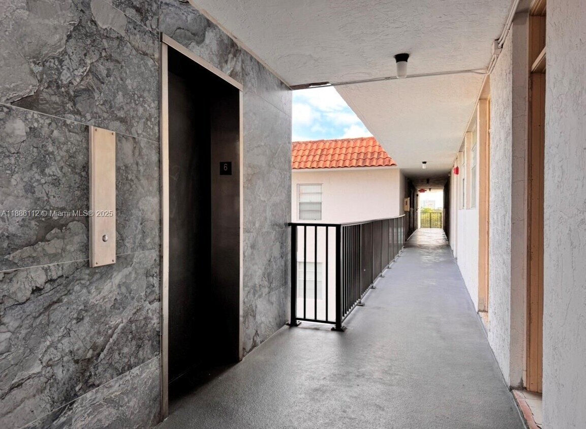 Foto del edificio - 12590 NE 16th Ave