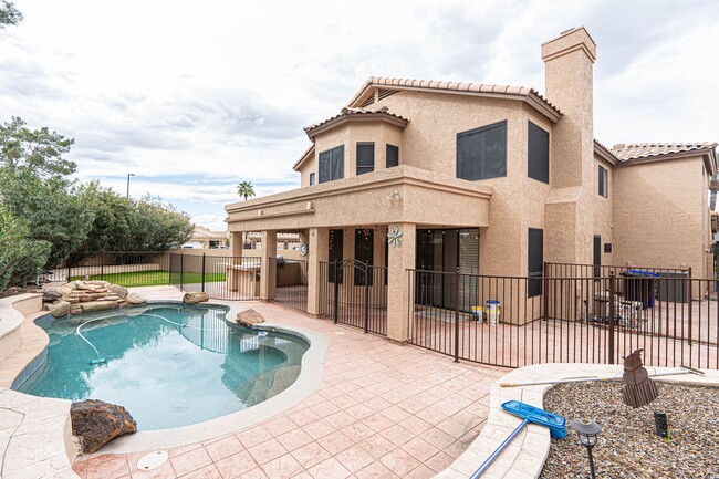 Building Photo - Sprawling  Val Vista Lakes 4 Bed, 3 Bath H...