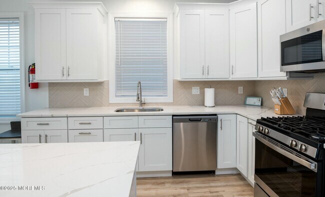 Foto del edificio - 208 Kearney Ave