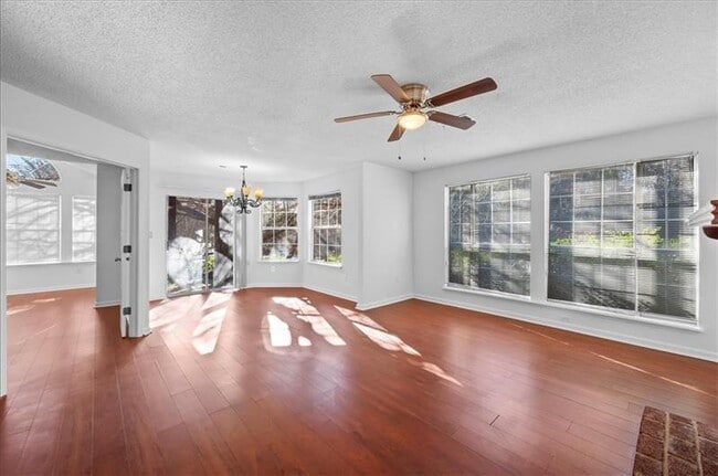 Building Photo - 608 Cypress Pointe St