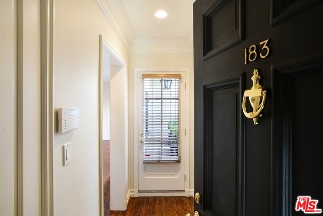 Building Photo - 183 S Rodeo Dr