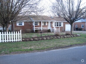 Building Photo - 900 Virginia Ave