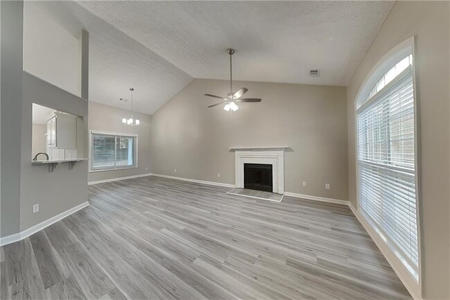 Building Photo - 3395 Stratton Ln