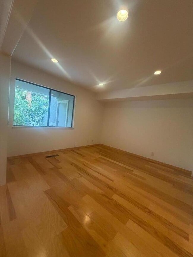 Building Photo - 5302 Cribari Heights