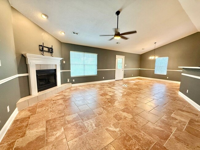 Building Photo - 1105 Mercer Dr