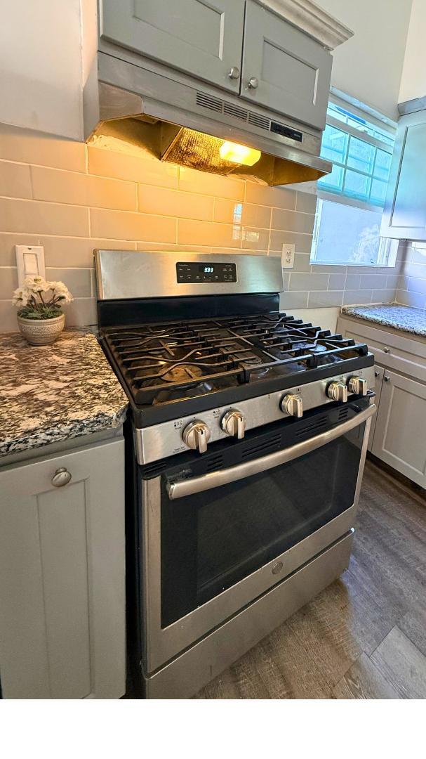 Foto del edificio - 1030 E Concourse St