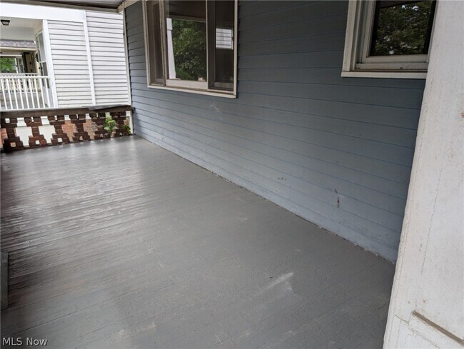 Building Photo - 2549 Kendall Rd