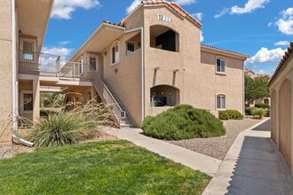 Building Photo - 6800 Vista Del Norte Dr NE