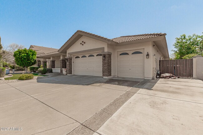 Building Photo - 1687 E Carob Dr