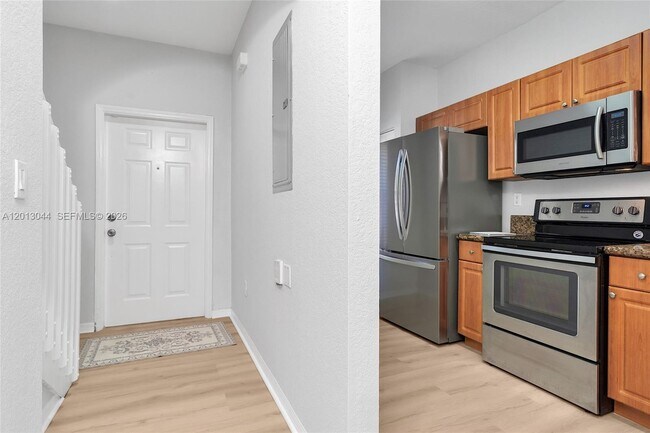 Foto del edificio - 4967 SW 140th Terrace