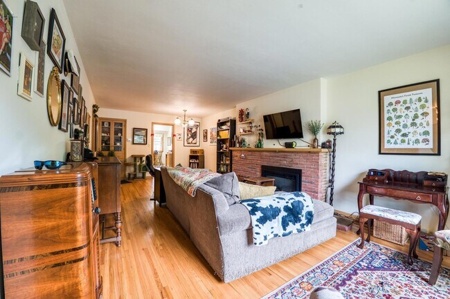 Foto del edificio - 1658 Randolph Ave