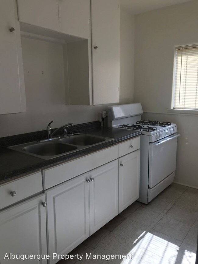 Foto del edificio - 423-423 Pine St SE