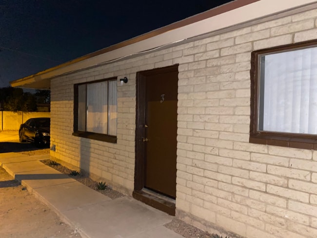 Building Photo - 918 Hayden Rd