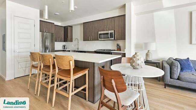 Building Photo - 11505 NE Yacht Harbor Dr