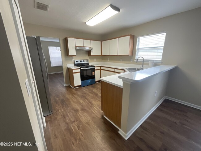 Building Photo - 13555 Ashford Wood Ct W