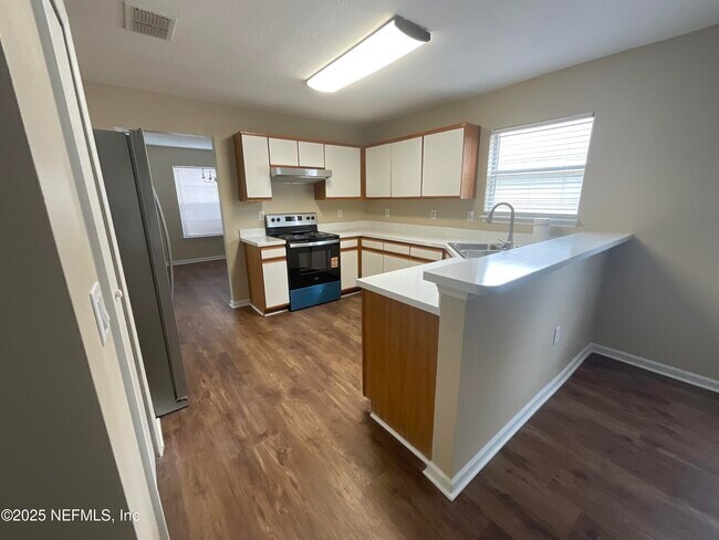 Foto del edificio - 13555 Ashford Wood Ct W