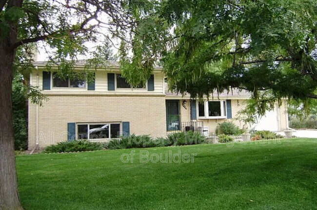 Building Photo - 4750 Sioux Dr