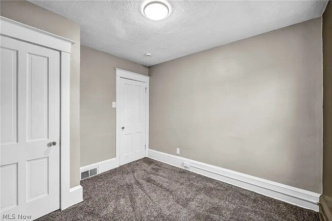 Foto del edificio - 651 E 115th St