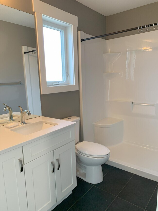 Photo du bâtiment - 8209-881A 81a St