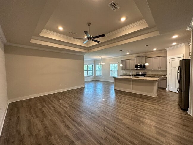 Foto del edificio - 4 Bedroom 3 Bath Craftsman Style Home off Beulah Rd!