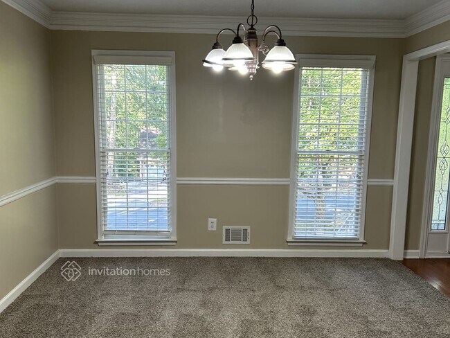 Building Photo - 1361 Willowbrook Dr SW