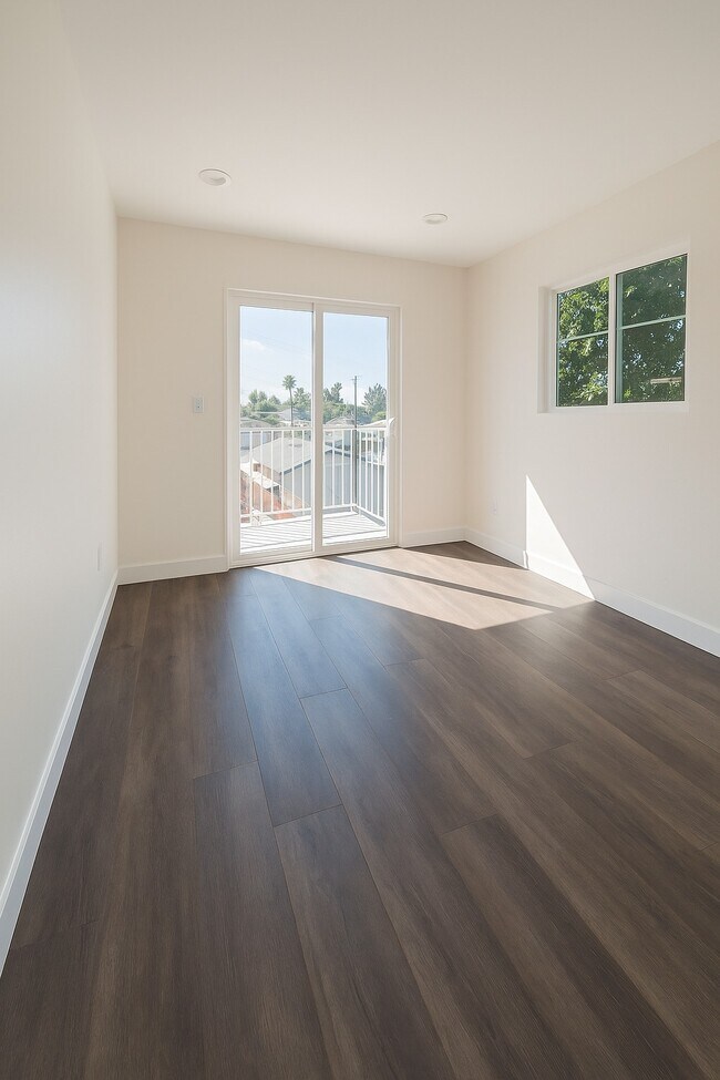 Foto del edificio - 7344 Topeka Dr