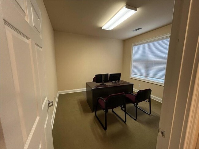 Foto del edificio - 6050 Southard Trace