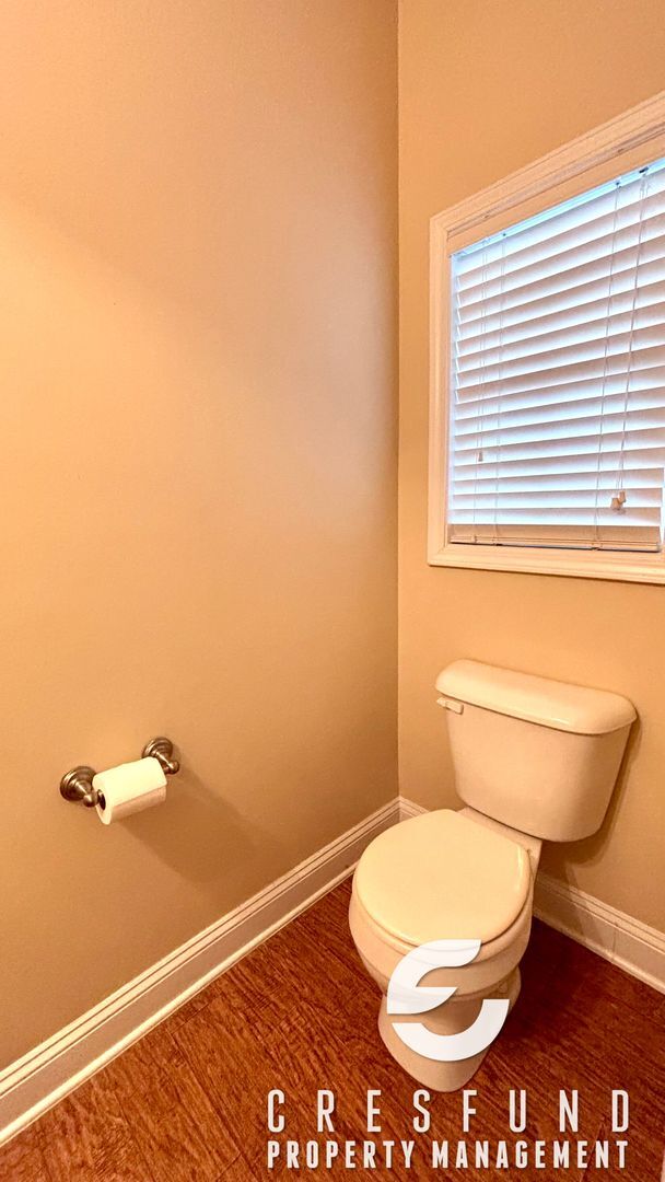 Foto del edificio - 2 BED, 2 BATH TOWNHOME WITH GARAGE AVAILABLE NOW!!!!!!!!!