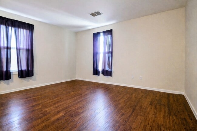 Foto del edificio - 1295 Creek Rd