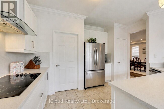Building Photo - 1013 Mccuaig Dr