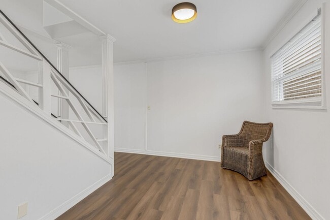 Building Photo - 605 University Ridge