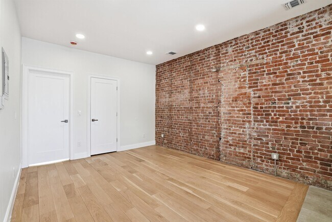 Foto del edificio - 233 1/2 Summit Ave