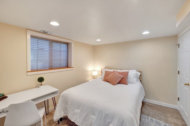 Building Photo - 7911 5th Ave NE